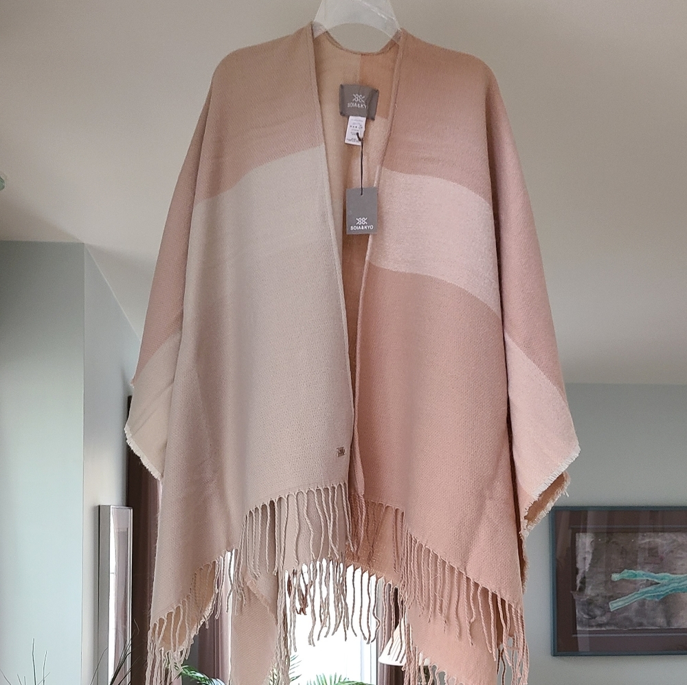 SOIA &
KYO Woven Scarfigan with Fringe